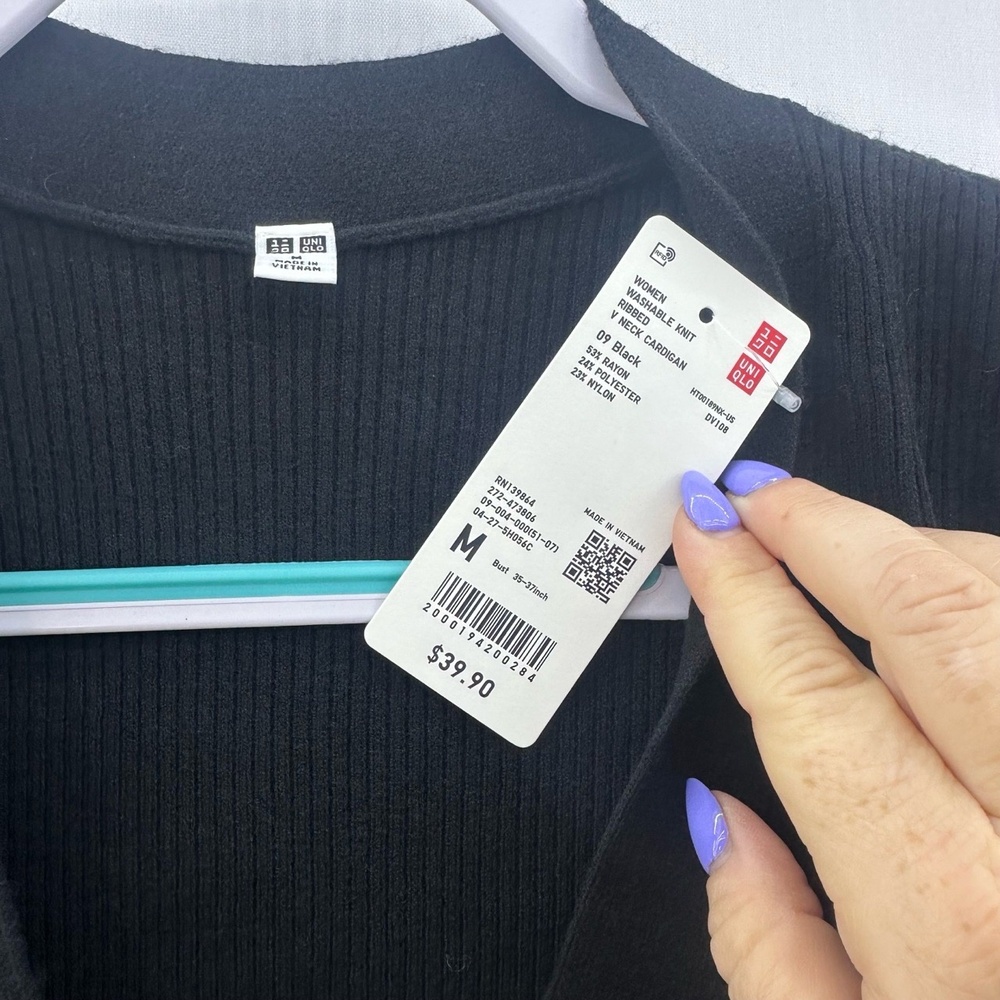 UNIQLO Women’s Black Ribbed V-Neck Cardigan Sweater Medium NWT - Picture 6 of 11